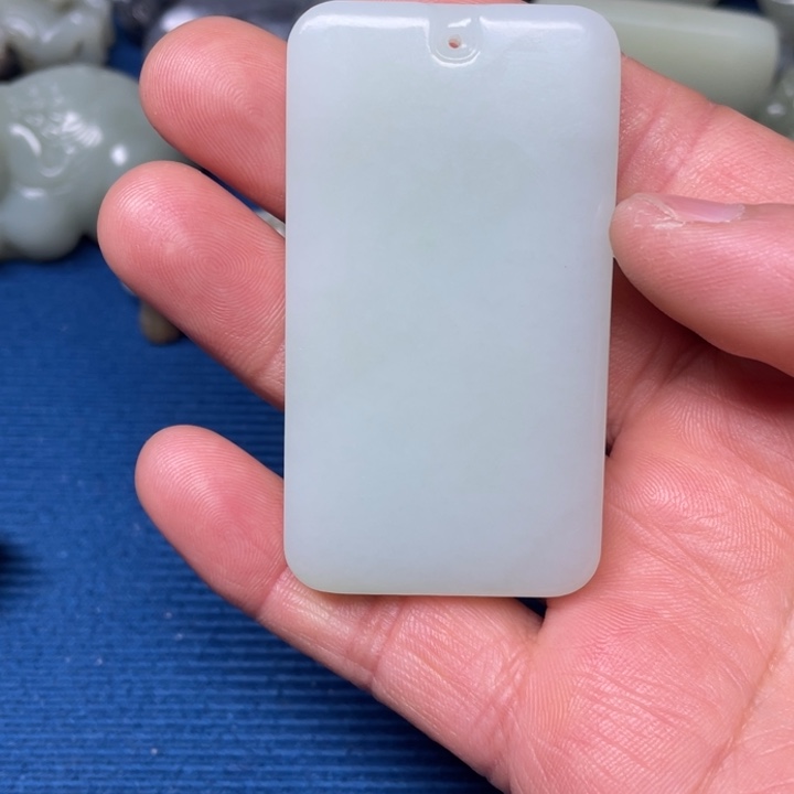 颈饰未镶嵌和田玉开*