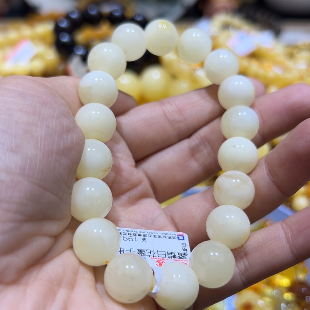 琥珀珠宝奇石未镶嵌