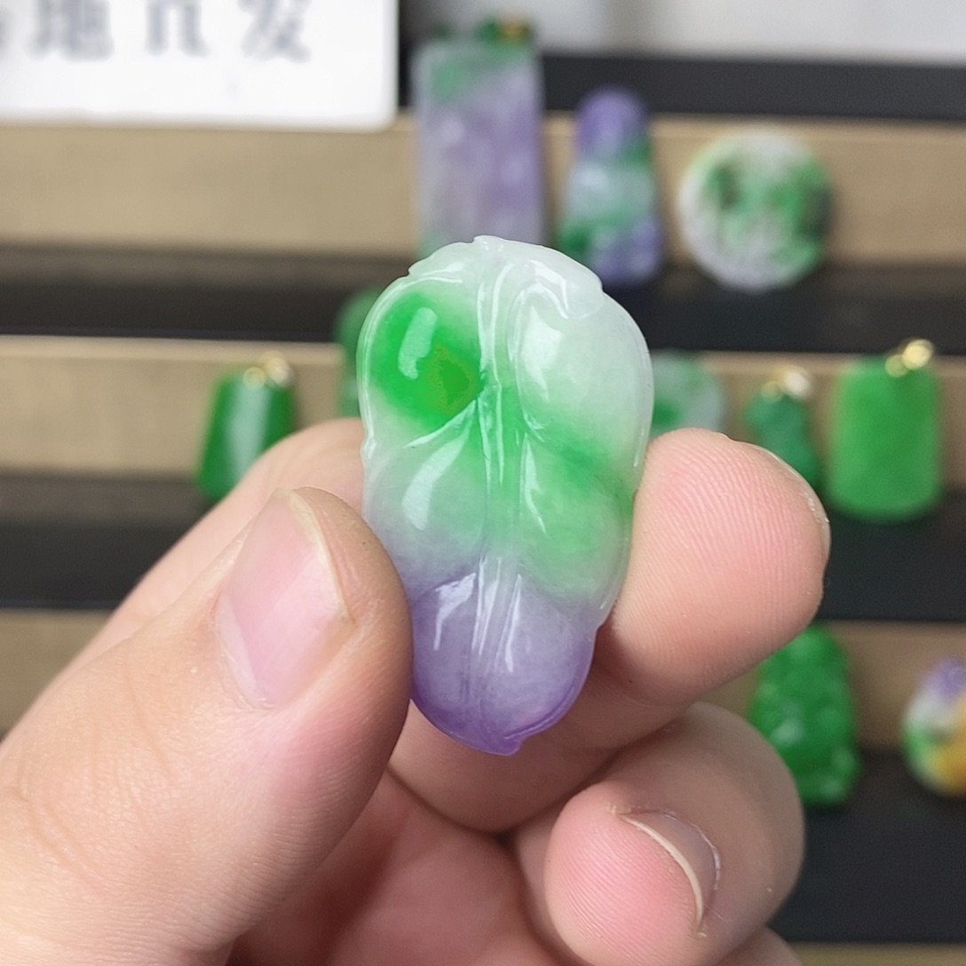 翡翠银S925镶嵌吊坠(赠链)