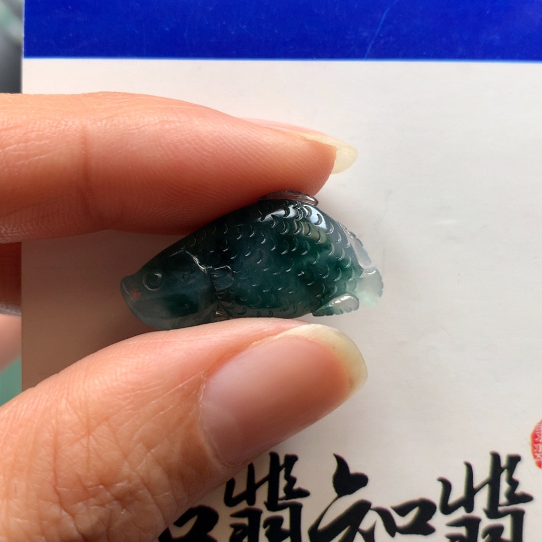 翡翠颈饰未镶嵌小蓝胖胖鱼