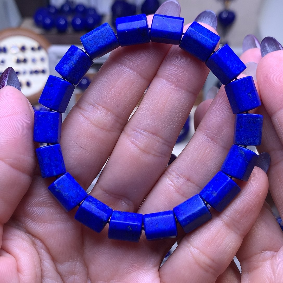 小***丰青金石未镶嵌8m随型克莱因蓝