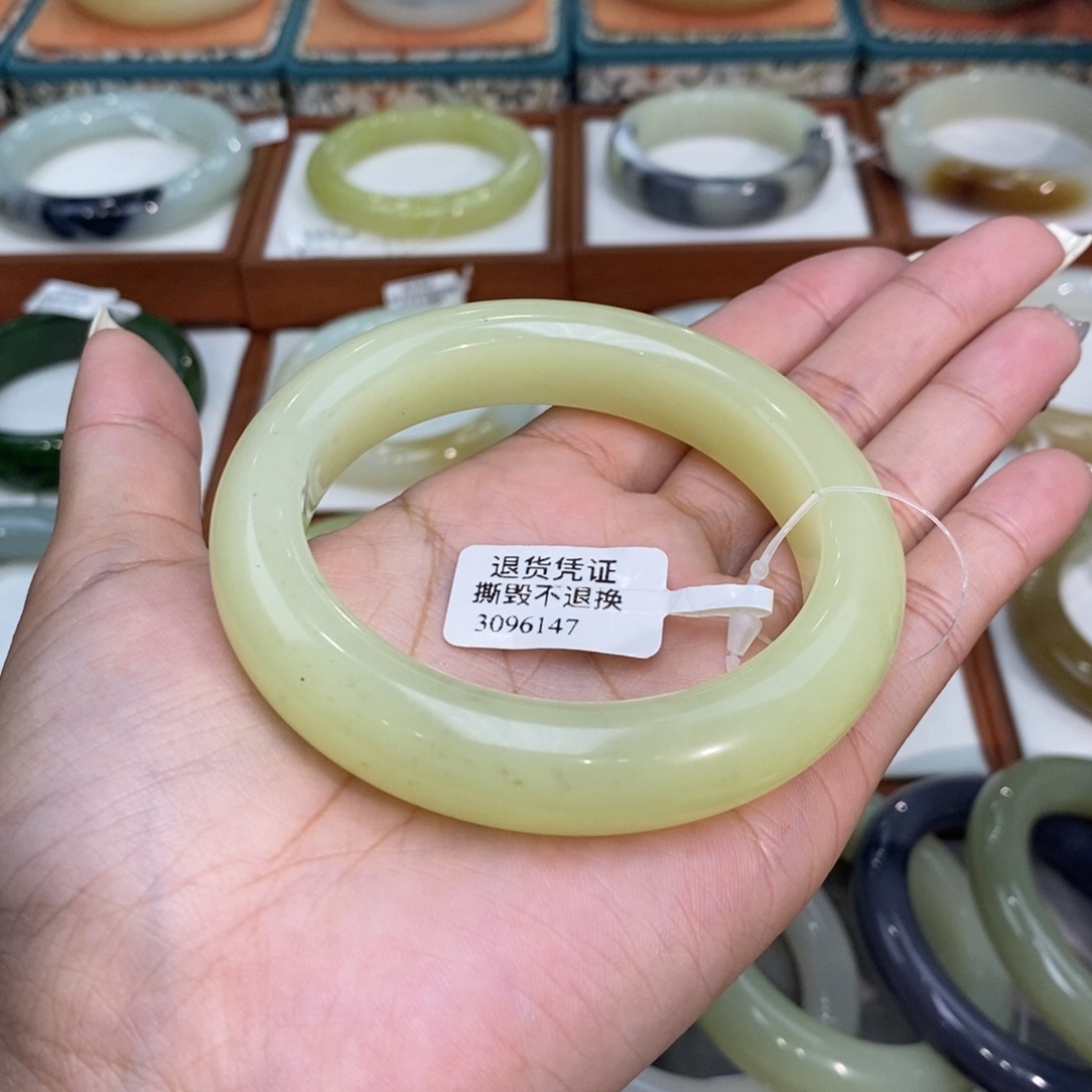 和田玉未镶嵌手镯和田玉若羌柠檬黄58