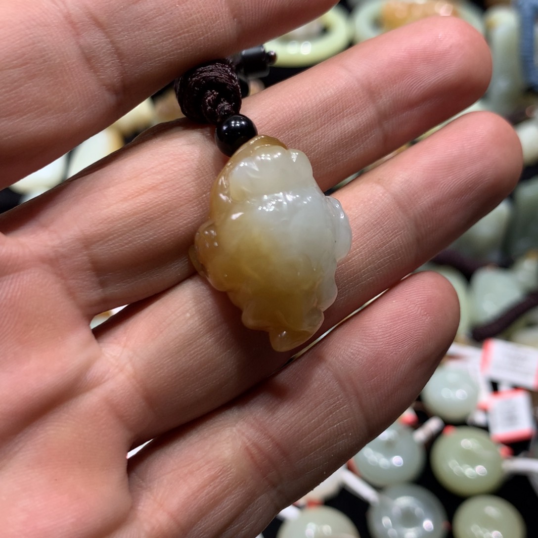 颈饰未镶嵌和田玉