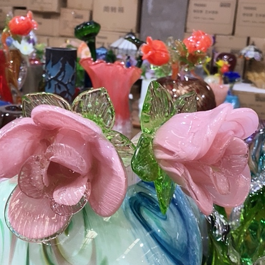 琉璃花瓶高45厘米宽9厘米