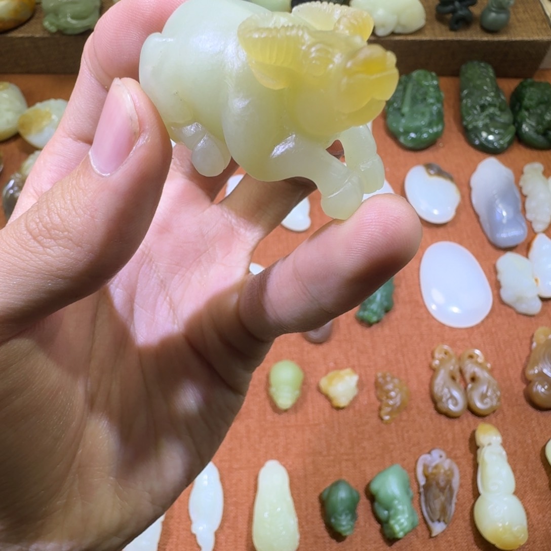 和田玉吊坠(赠链)未镶嵌