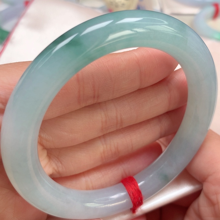 翡翠手镯未镶嵌冰胶飘花圆条32号