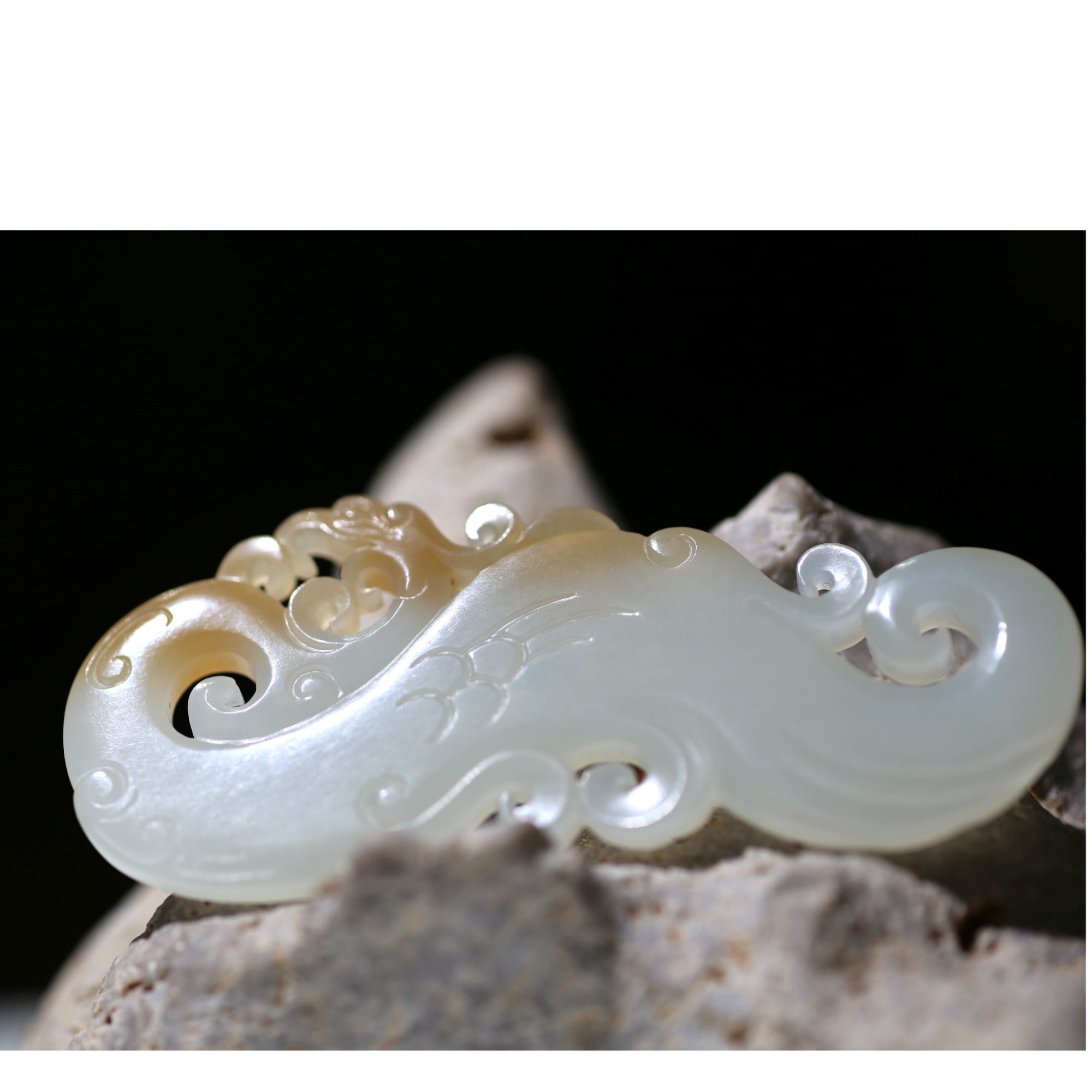 凤凰锁骨链.新疆和田玉且末料吊坠