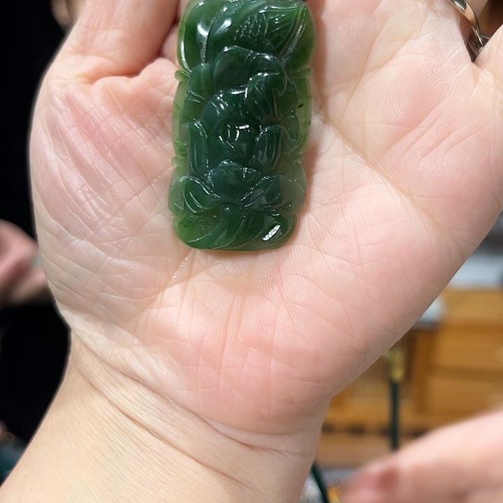 颈饰未镶嵌和田玉（糖玉）