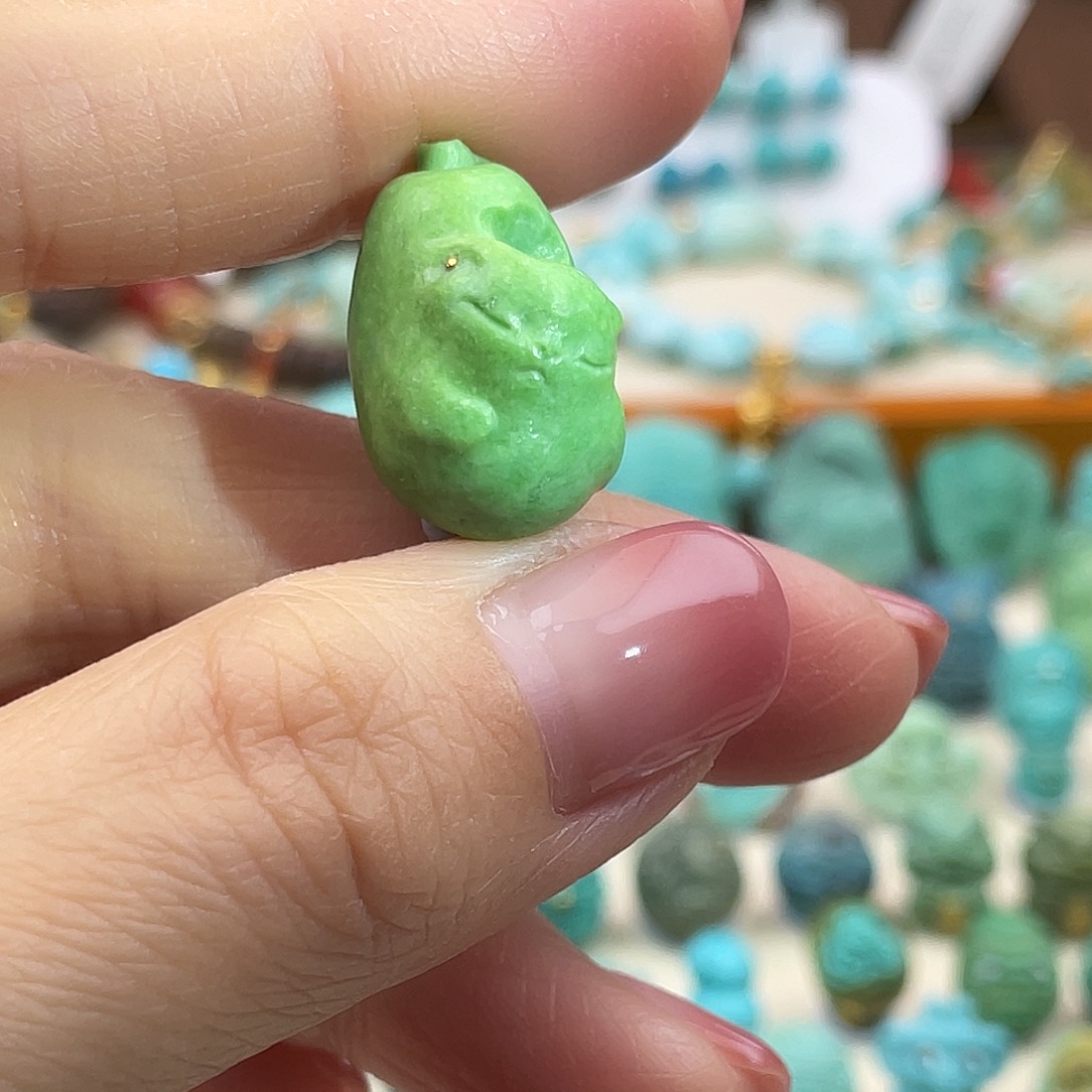 绿松石未镶嵌挂件