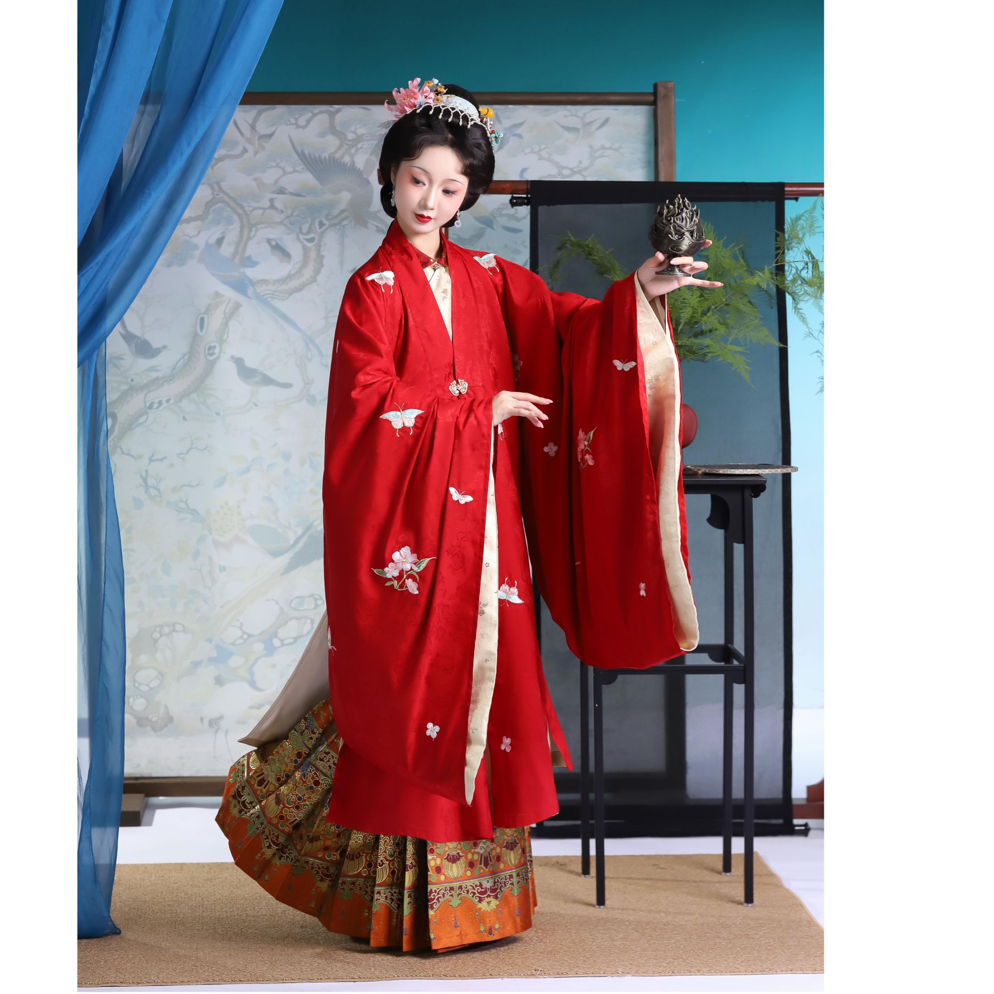 醉今朝 明制【百蝶穿花】双层织金立领斜襟长衫百蝶披风