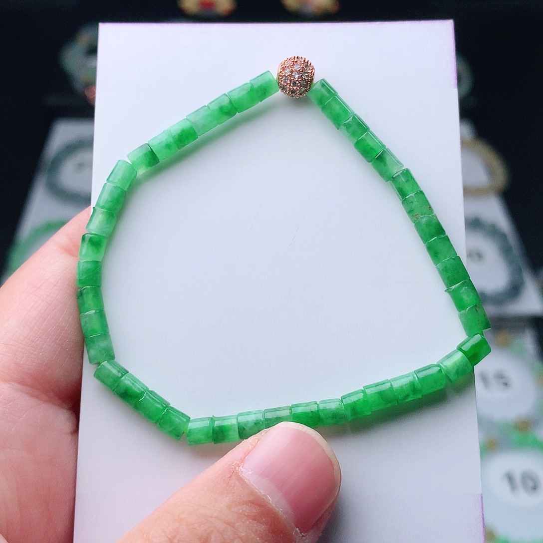 翡翠手串未镶嵌微*翡翠