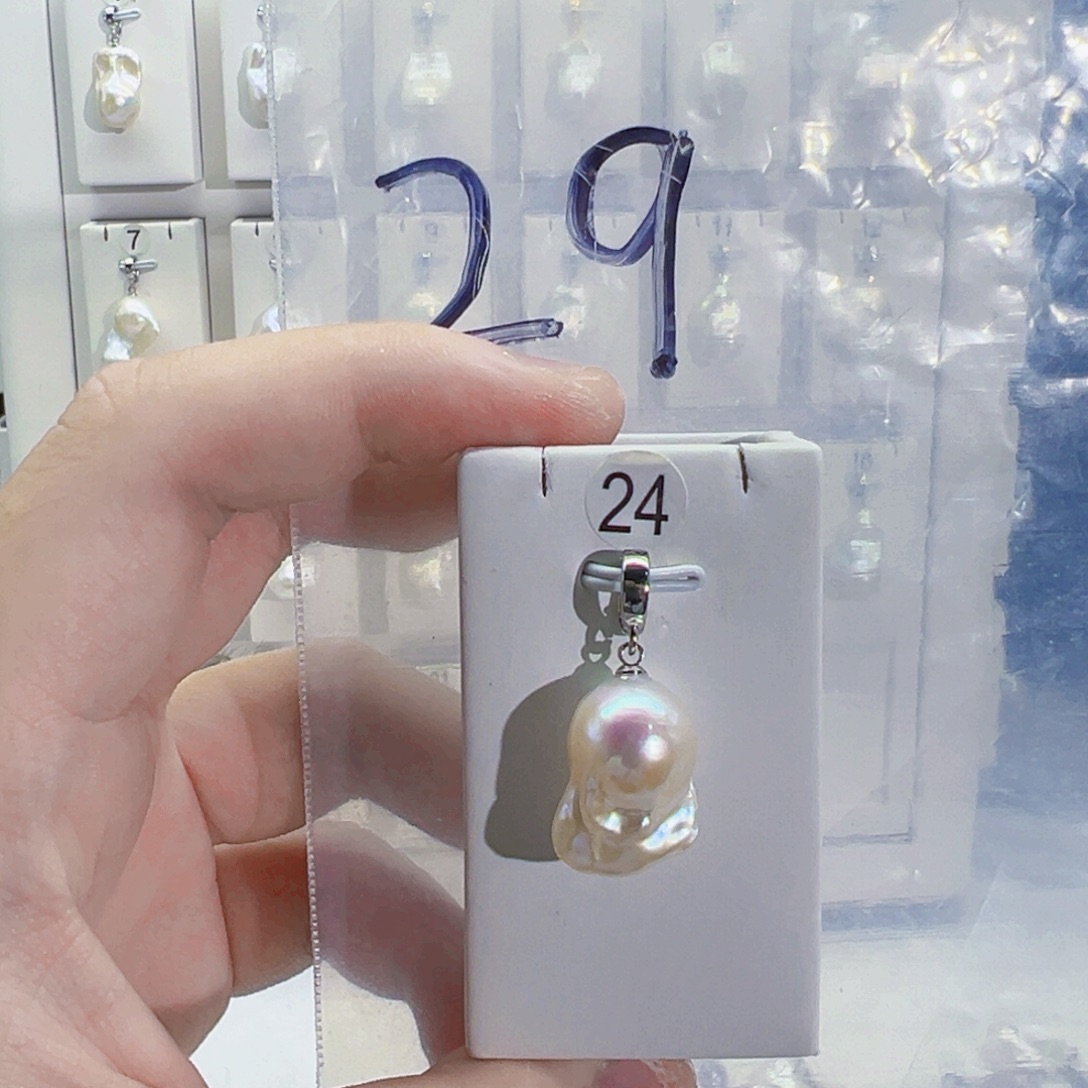 红***派淡水珍珠颈饰合金