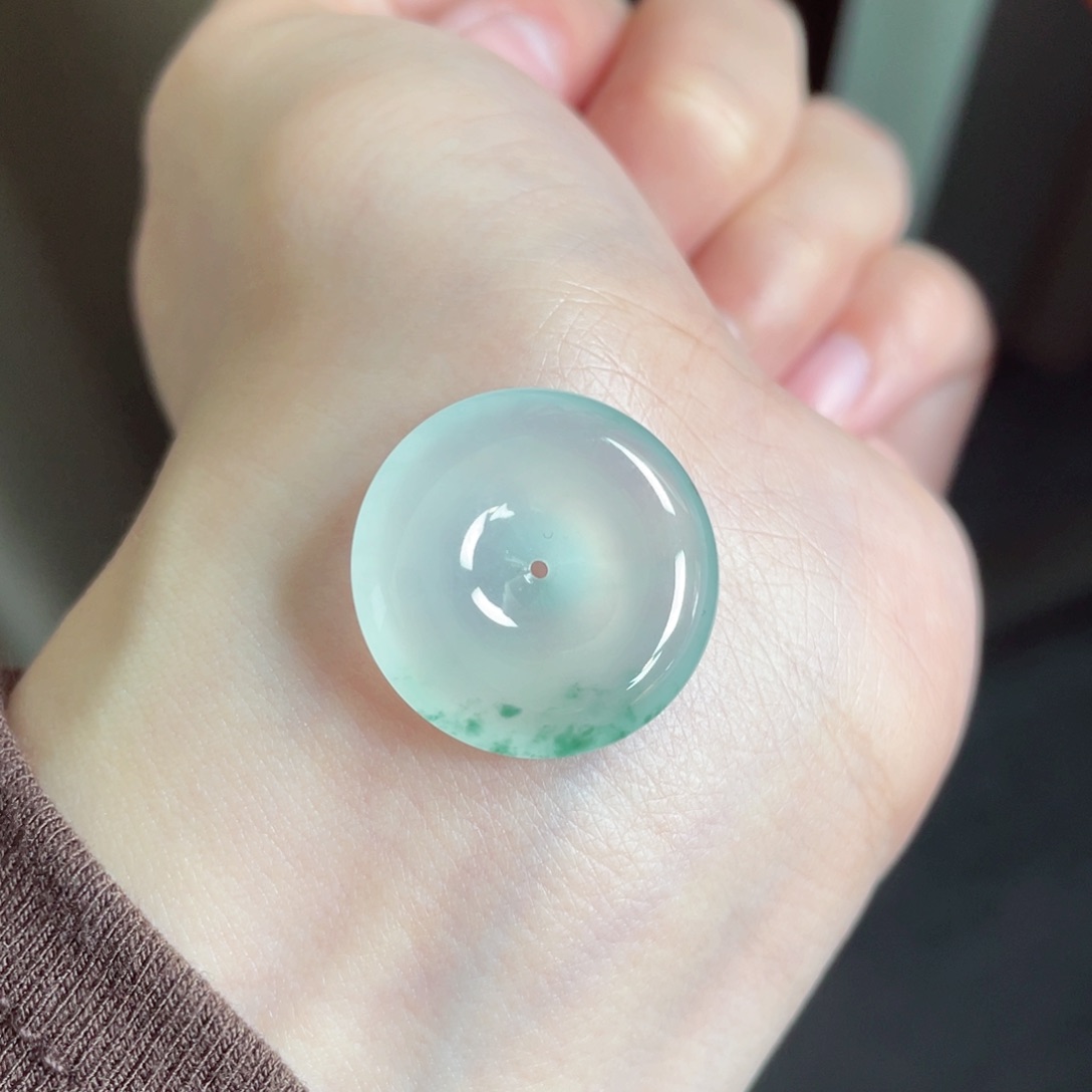 翡翠颈饰未镶嵌扣子