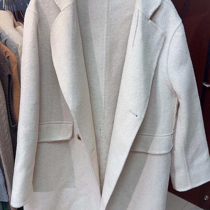 M尺码羊毛双面尼白色中长