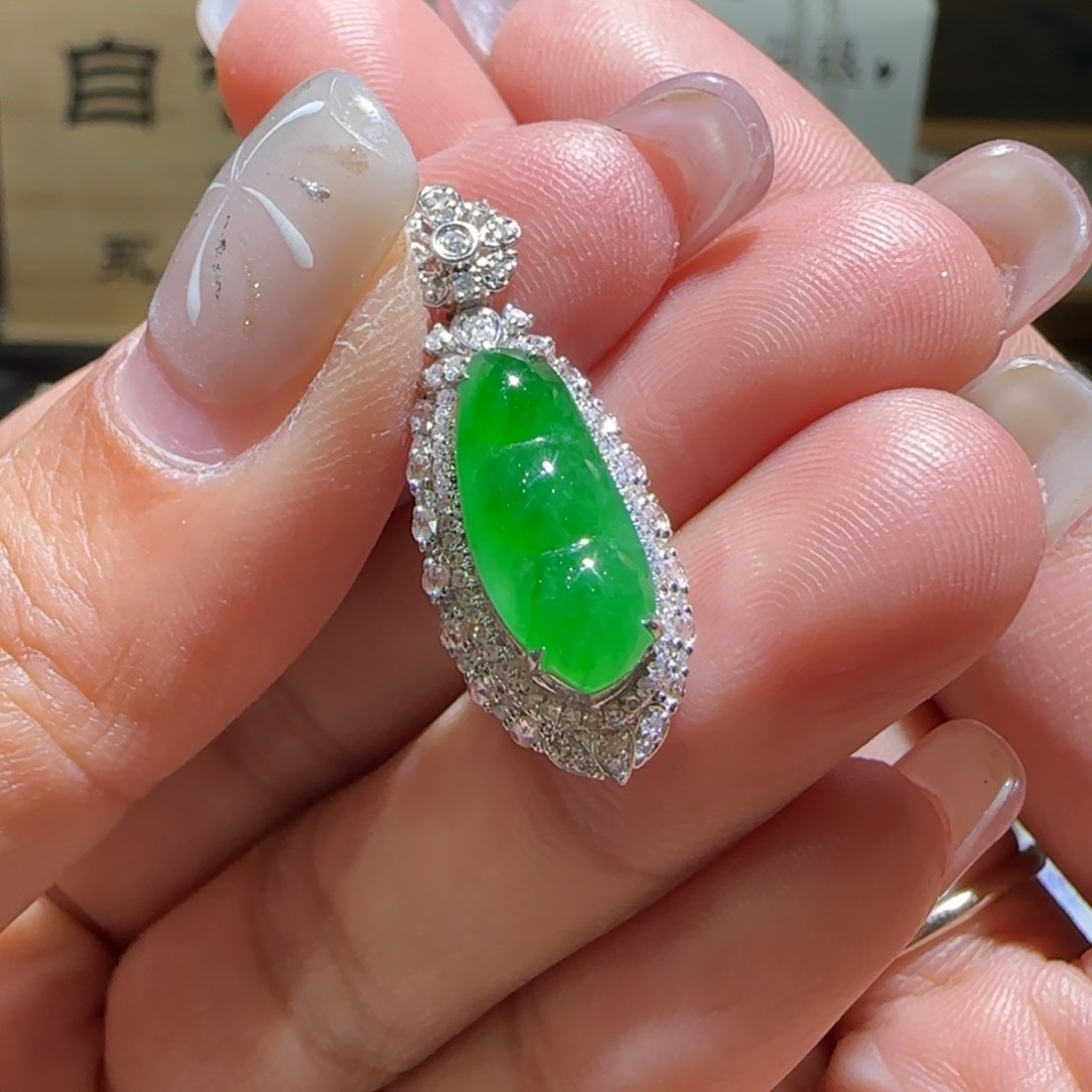 【闪购商品】翡翠颈饰18K金镶嵌开***天天然