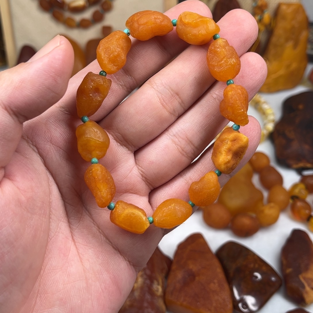 未镶嵌琥珀珠宝奇石