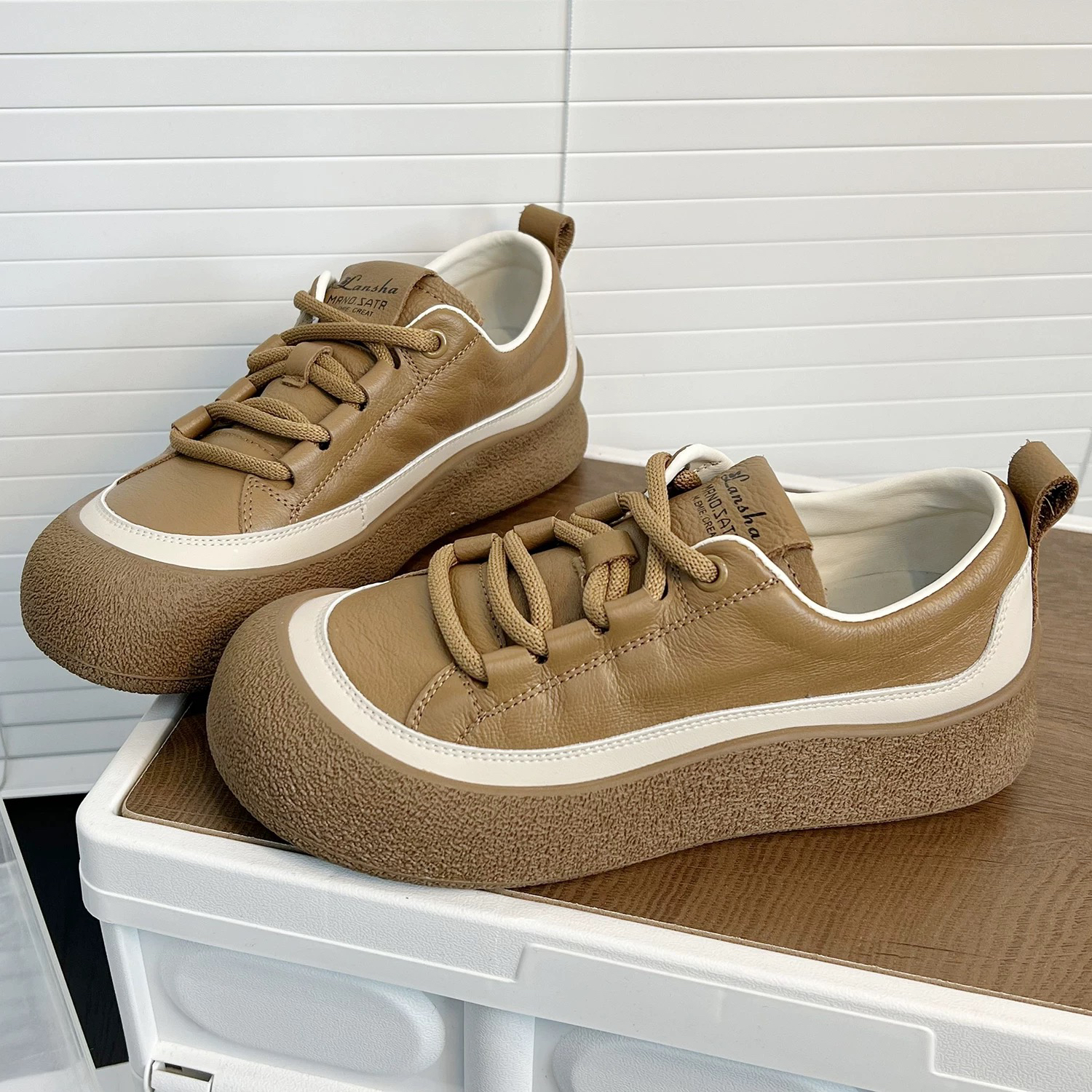 休闲复古风大头小白鞋女2025年早春新款运动面包鞋时尚女潮鞋娜