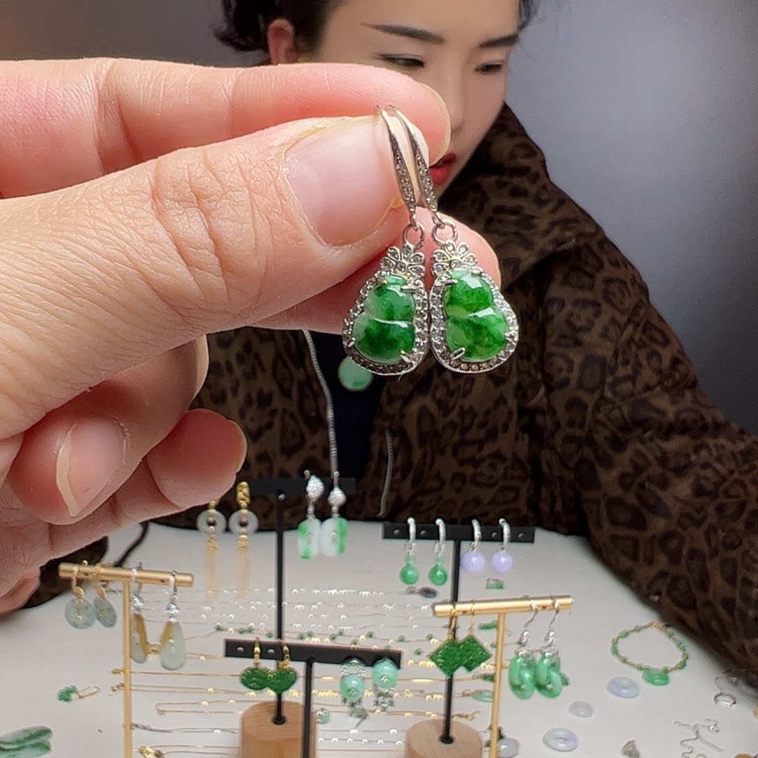 翡翠银S925镶嵌耳饰天然翡翠