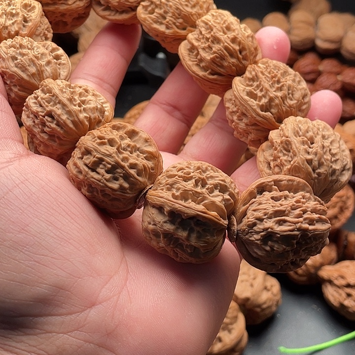 C***N文玩核桃吊坠7白狮子