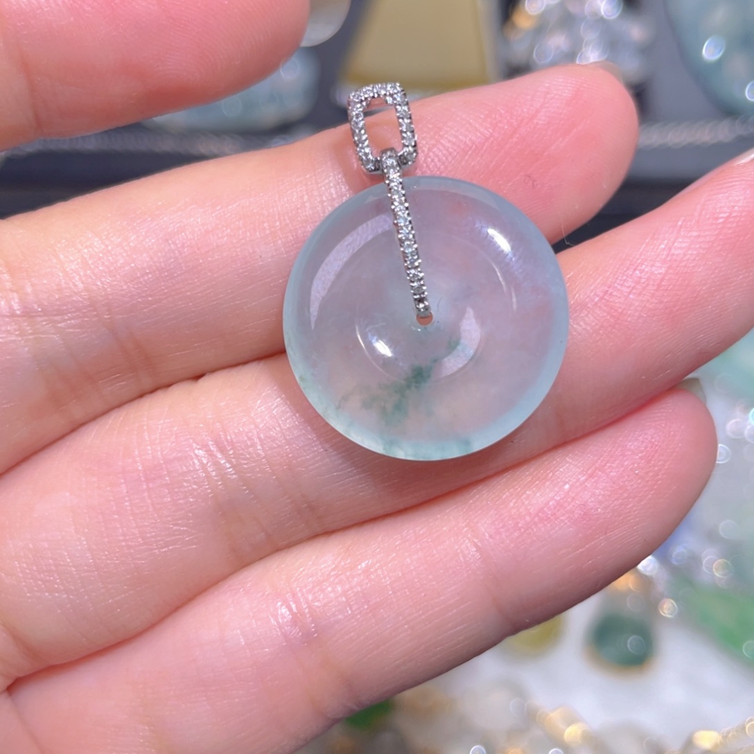 翡翠18K金镶嵌颈饰翡翠