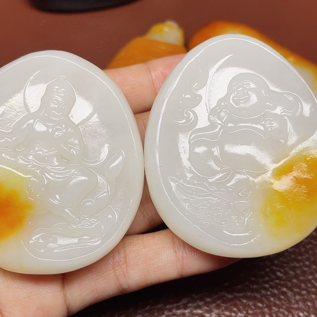 和田玉颈饰未镶嵌卷**来