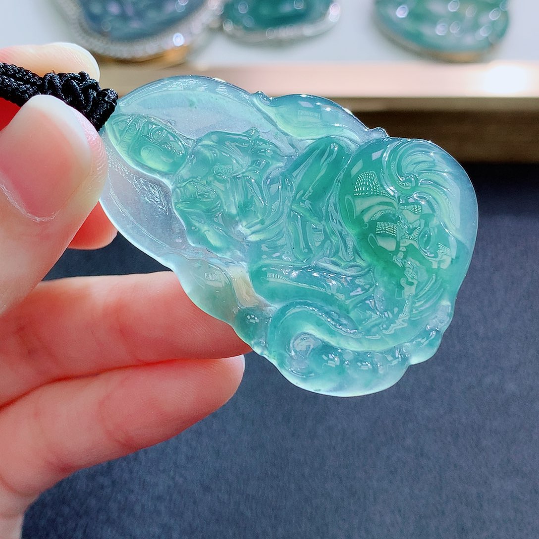 翡翠未镶嵌颈饰翡翠