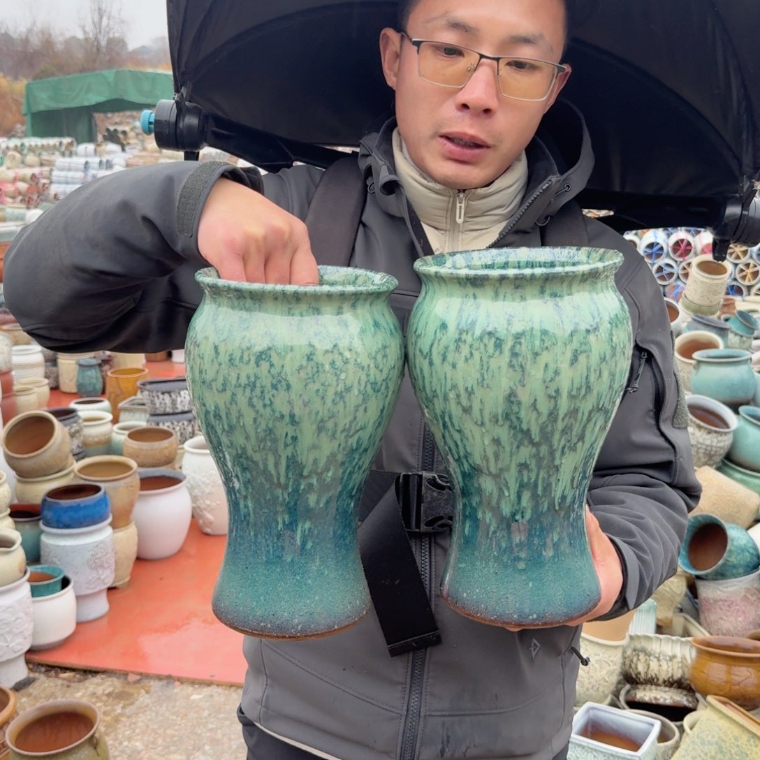 紫砂花盆口15高26（两个雪花绿