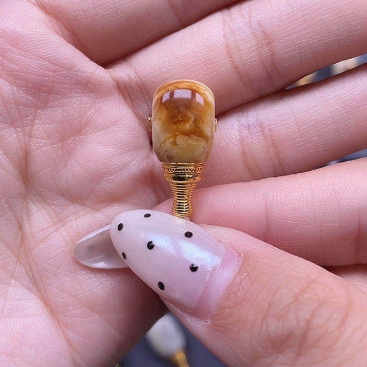琥珀未镶嵌裸石9.3mm