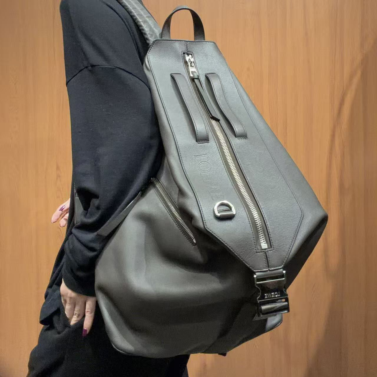 95新 LOEWE/罗意威 【蕾】 9FB528 灰色双肩包