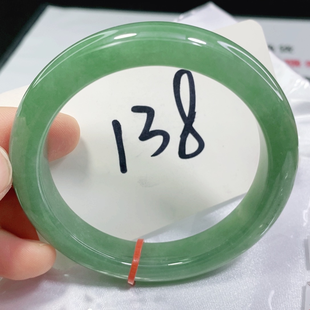 翡翠手镯未镶嵌56.8圈口