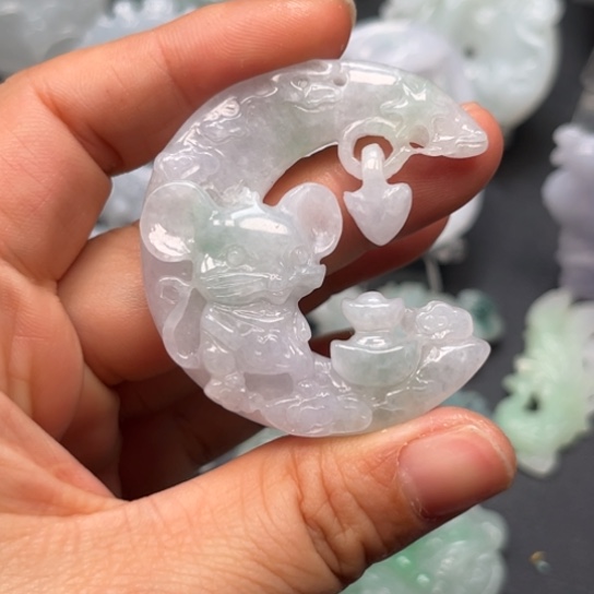 翡翠未镶嵌颈饰翡翠