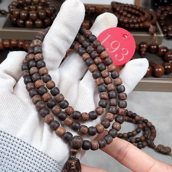 贡木手串/手链粗抛多宝67