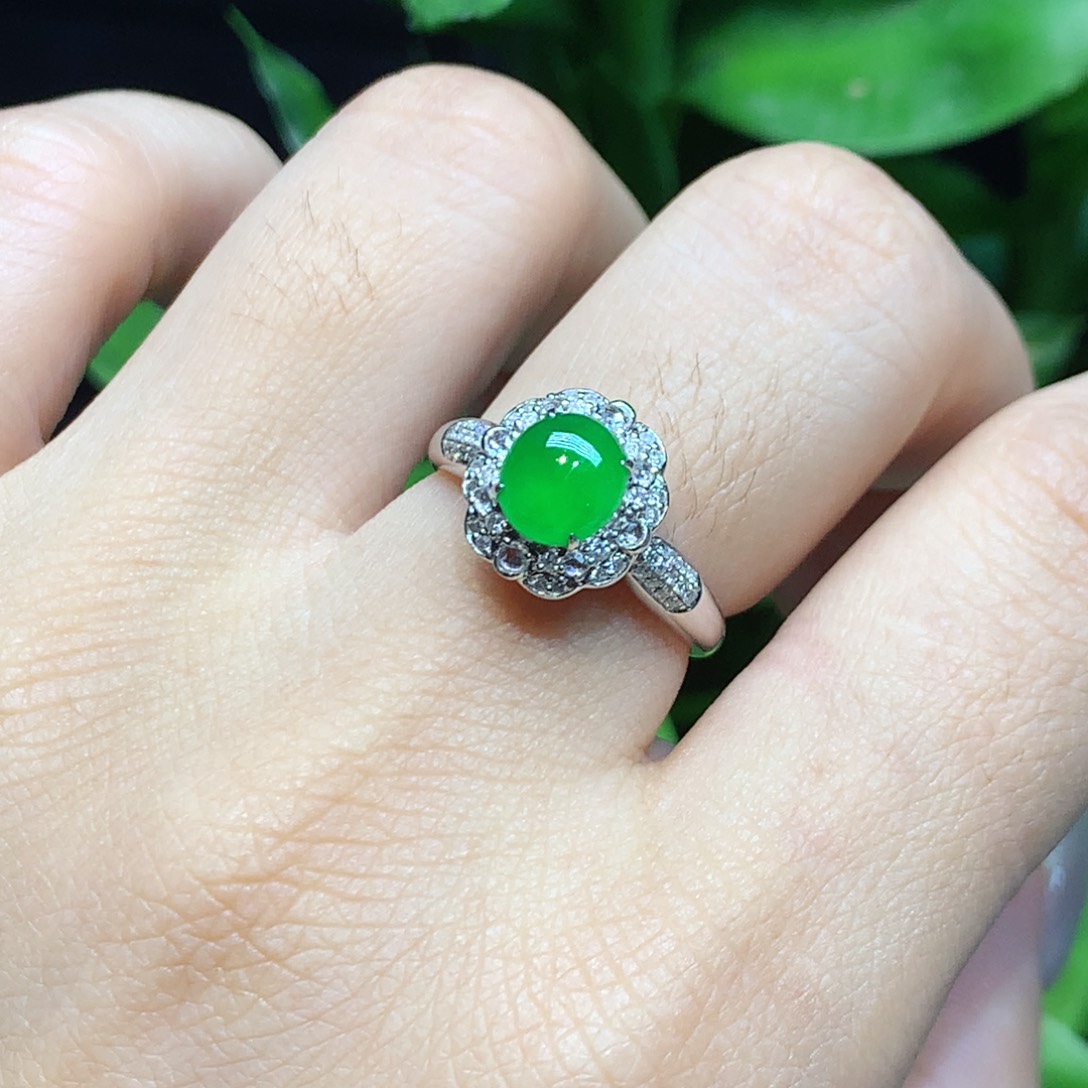 翡翠18K金镶嵌戒指