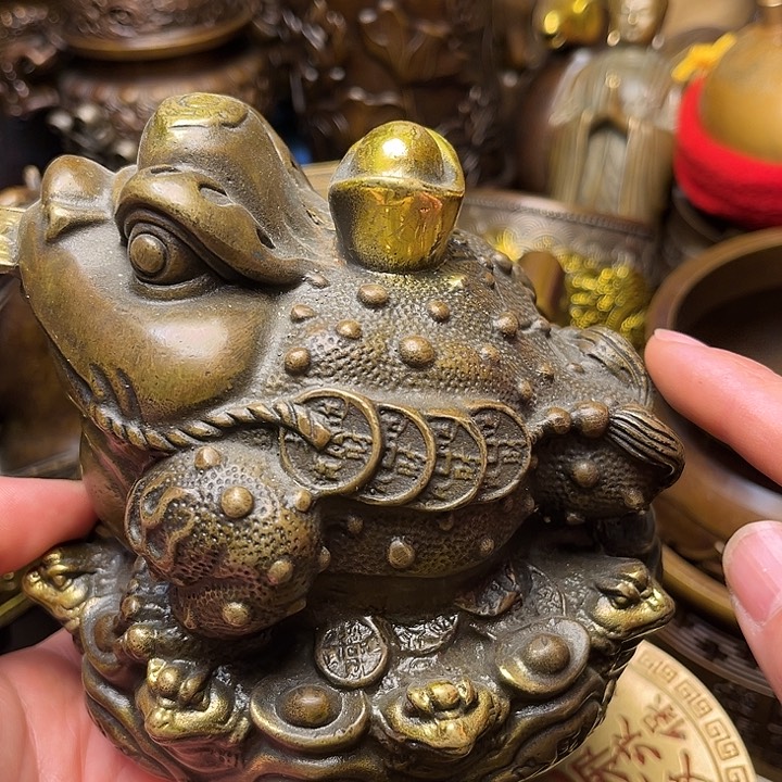 精美铜器批发档口