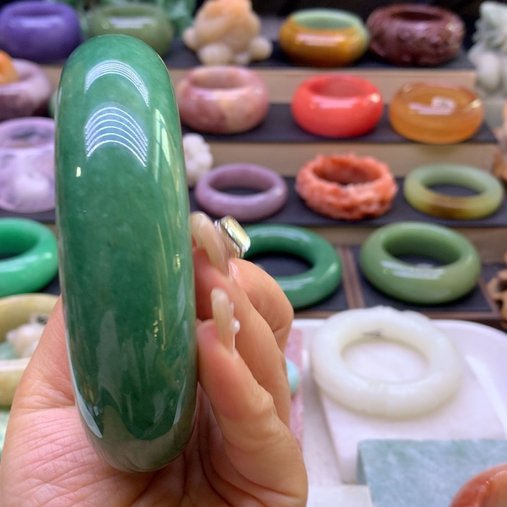 慧***꧂石英岩玉未镶嵌13468975444