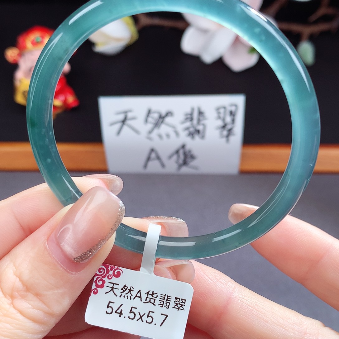 翡翠手镯（圆镯）未镶嵌
