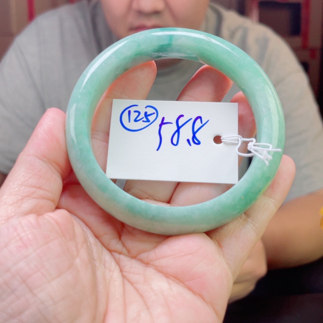 未镶嵌手镯翡翠125