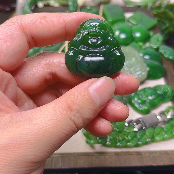 未镶嵌和田玉珠宝半成品前*