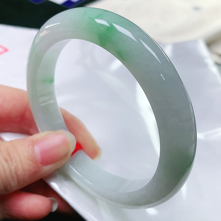 翡翠手镯（圆镯）未镶嵌