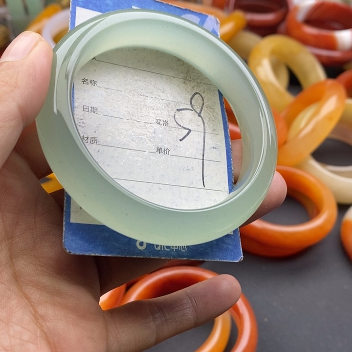 未镶嵌手镯石英质玉