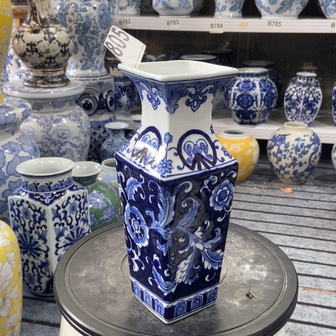 摆件花瓶手绘釉下彩