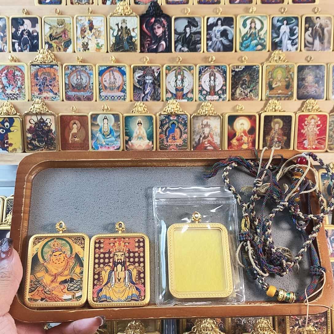 吊坠黄财神五爷唐卡