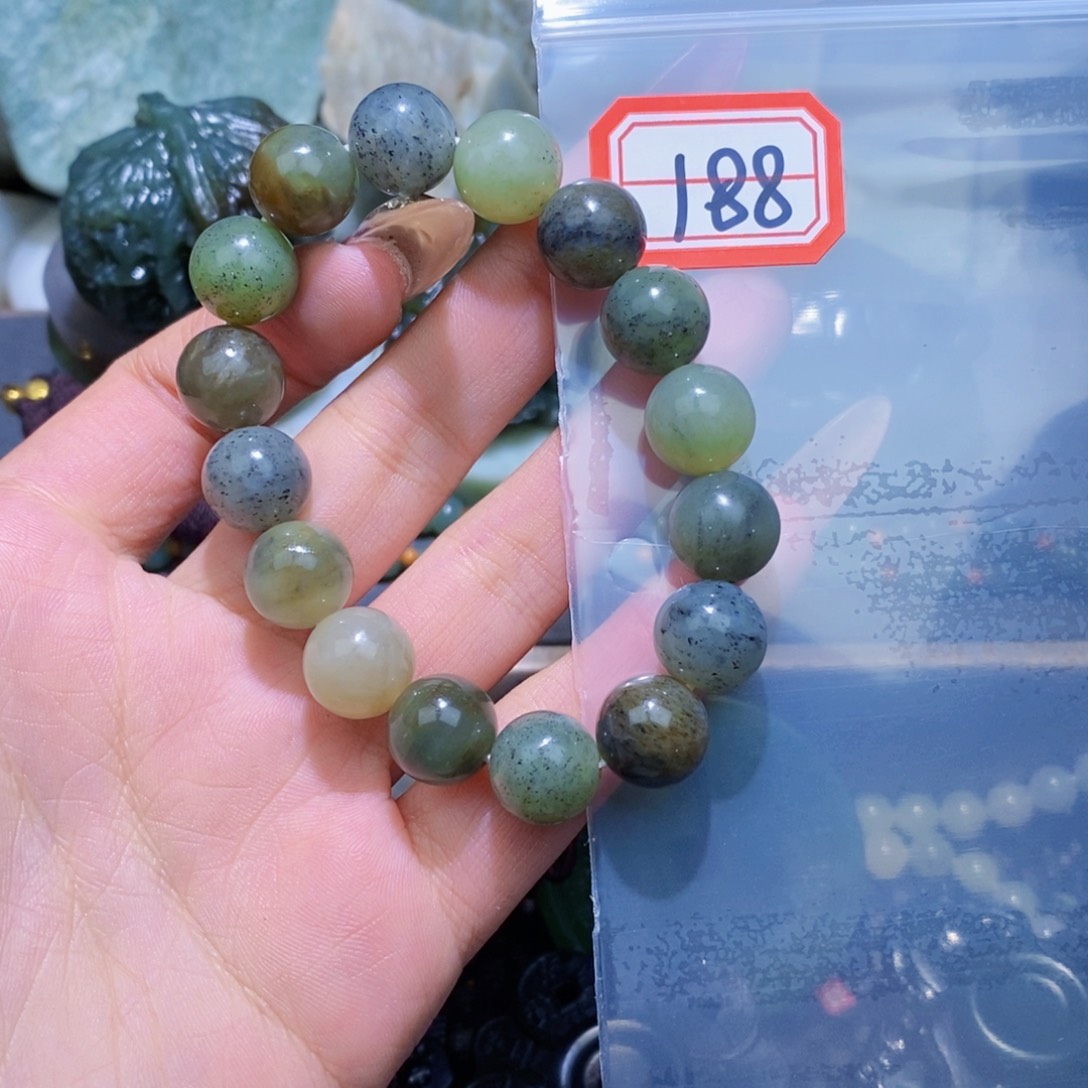 和田玉和田玉边角料随机发未镶嵌