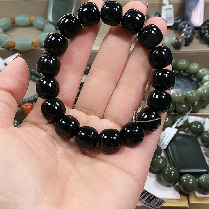 和田玉颈饰未镶嵌菩*树