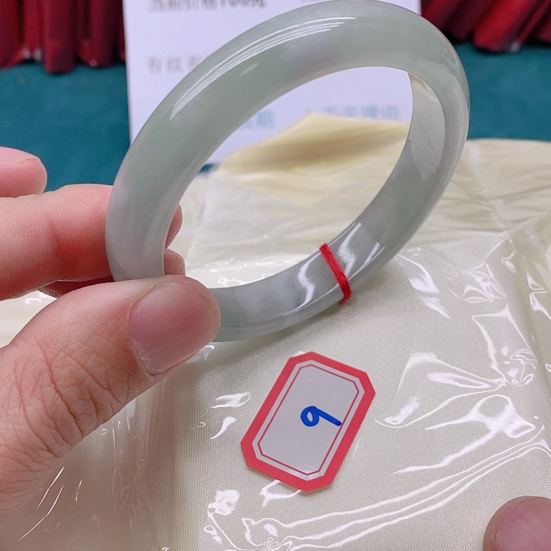 翡翠手镯未镶嵌开****！0999999999999