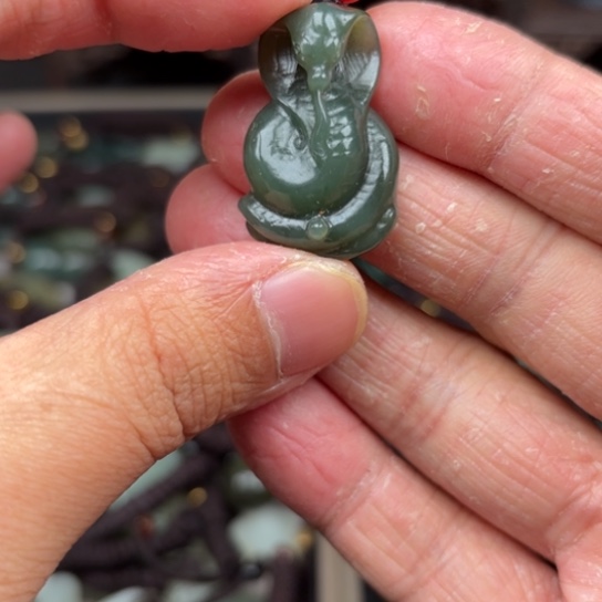 和田玉吊坠未镶嵌