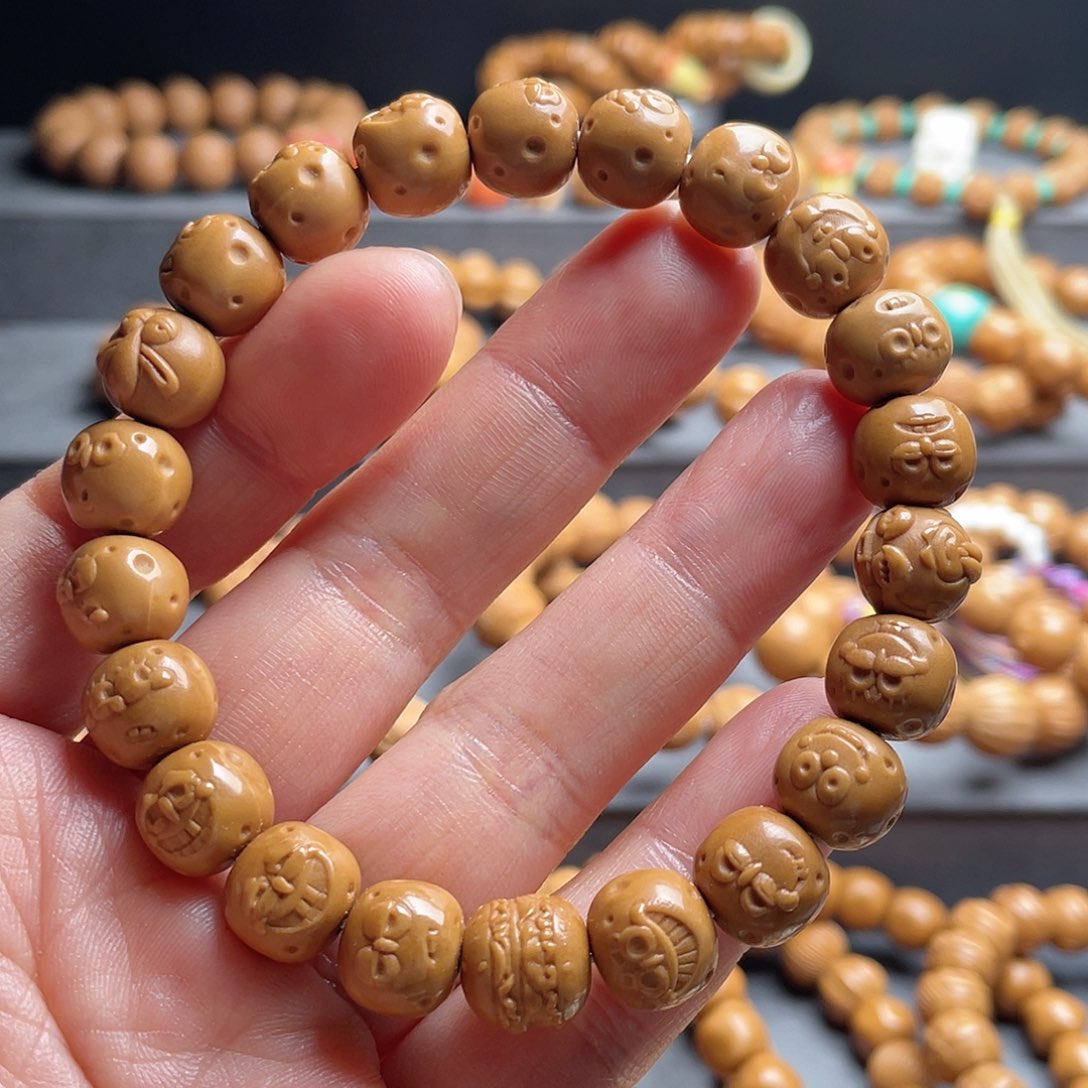 猴头核桃吊坠海绵宝宝