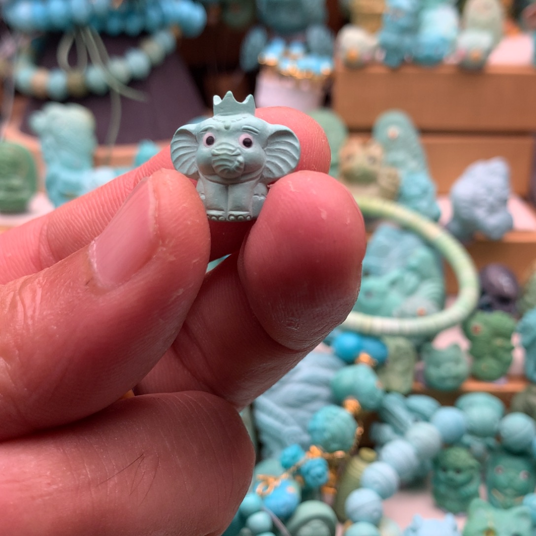 绿松石颈饰未镶嵌媛*