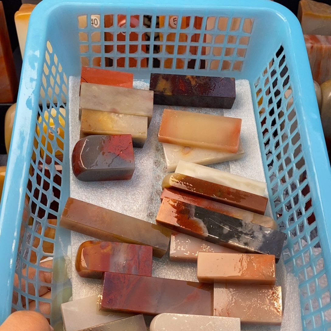 老挝石21方大小尺寸都有。    