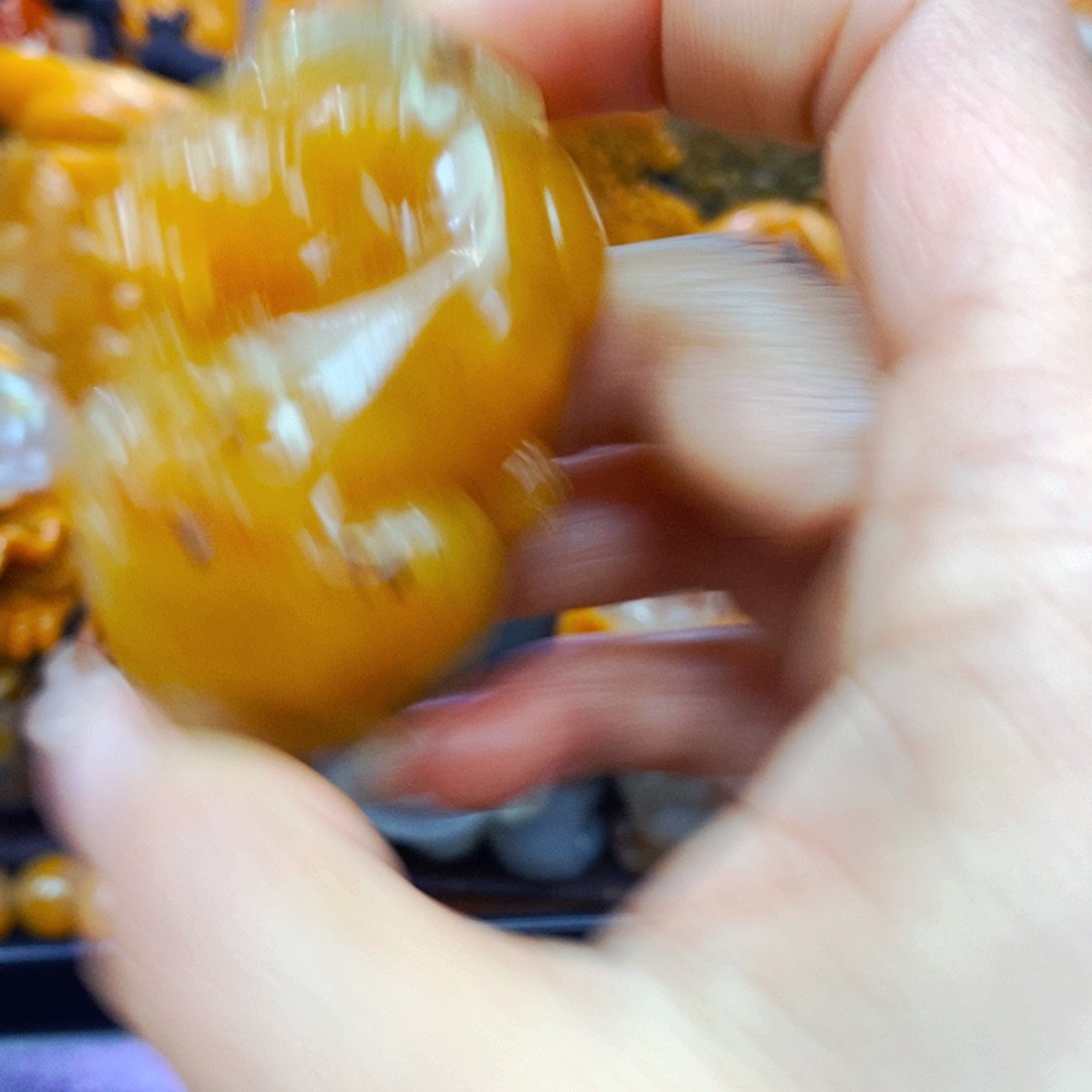 未镶嵌石英质玉（黄龙玉）颈饰